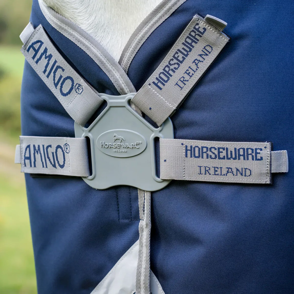 Amigo 1200D FieldSafe Plus 100g Turnout Rug - Navy/Titanium Grey