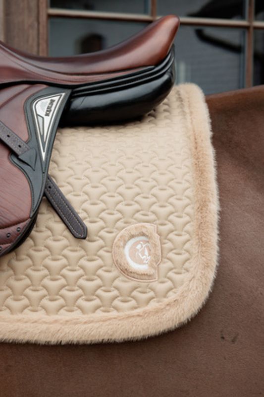 Kentucky Saddle Pad Fake Fur Plaited Quilt Jumping