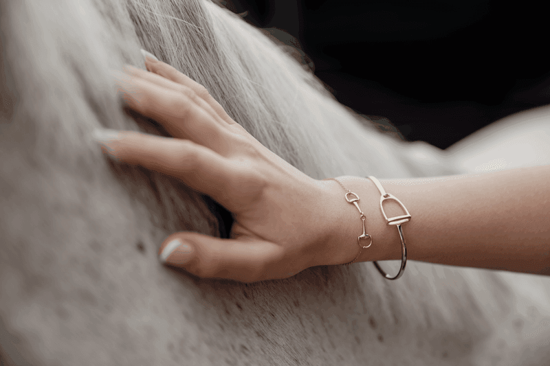 Hermines JOHANNE – Stirrup Bangle  sølv med gull